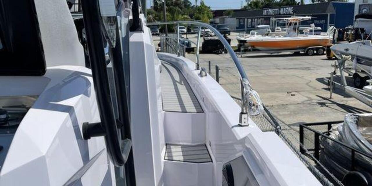 Ranieri Next 370 SH