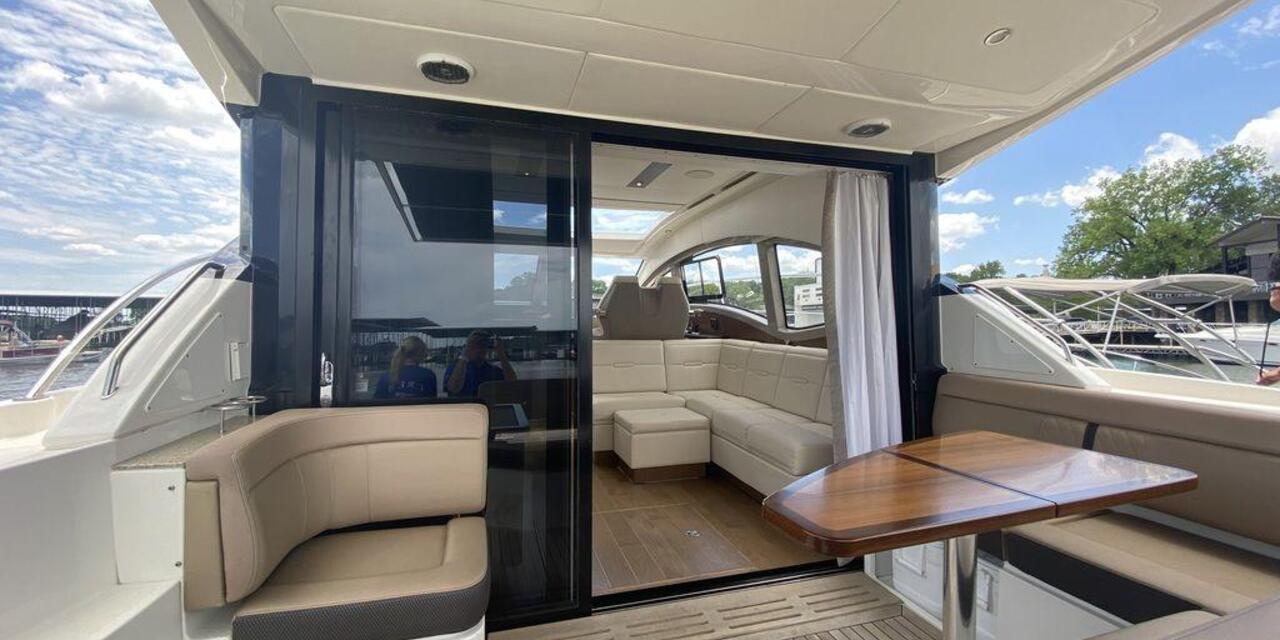 Sea Ray 400 Sundancer