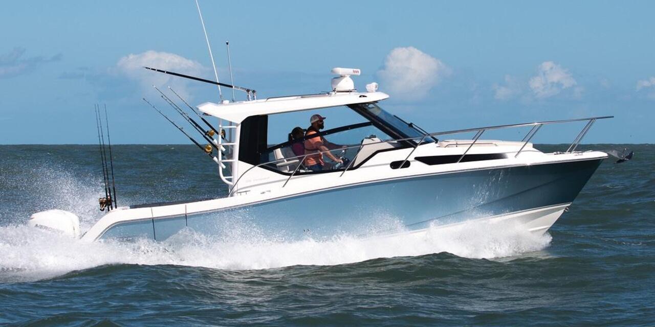 Boston Whaler 325 Conquest