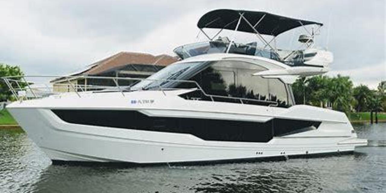 Galeon 400 Fly