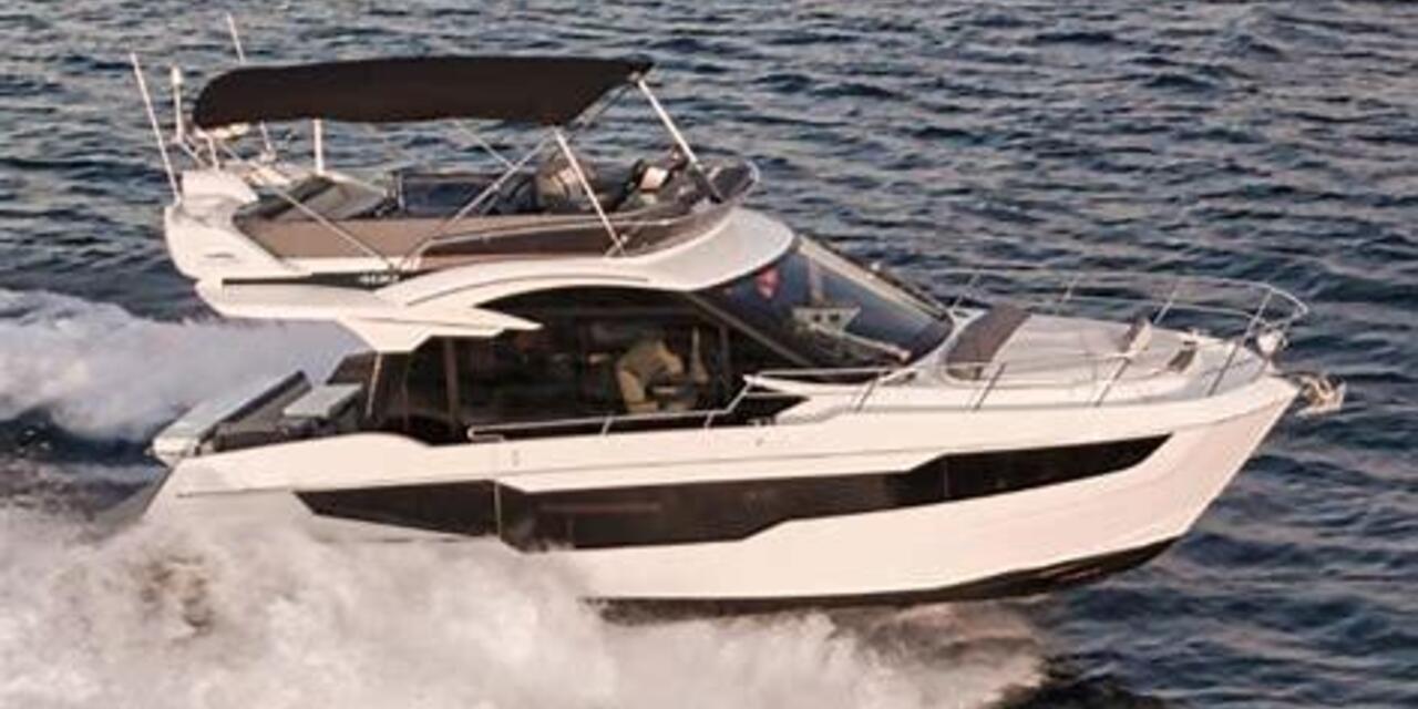 Galeon 400 Fly