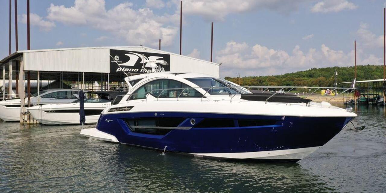 Cruisers Yachts 50 Cantius