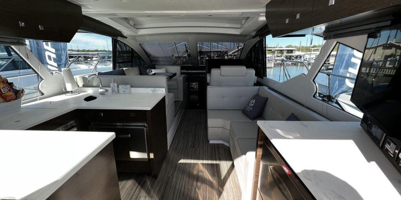 Cruisers Yachts 50 Cantius