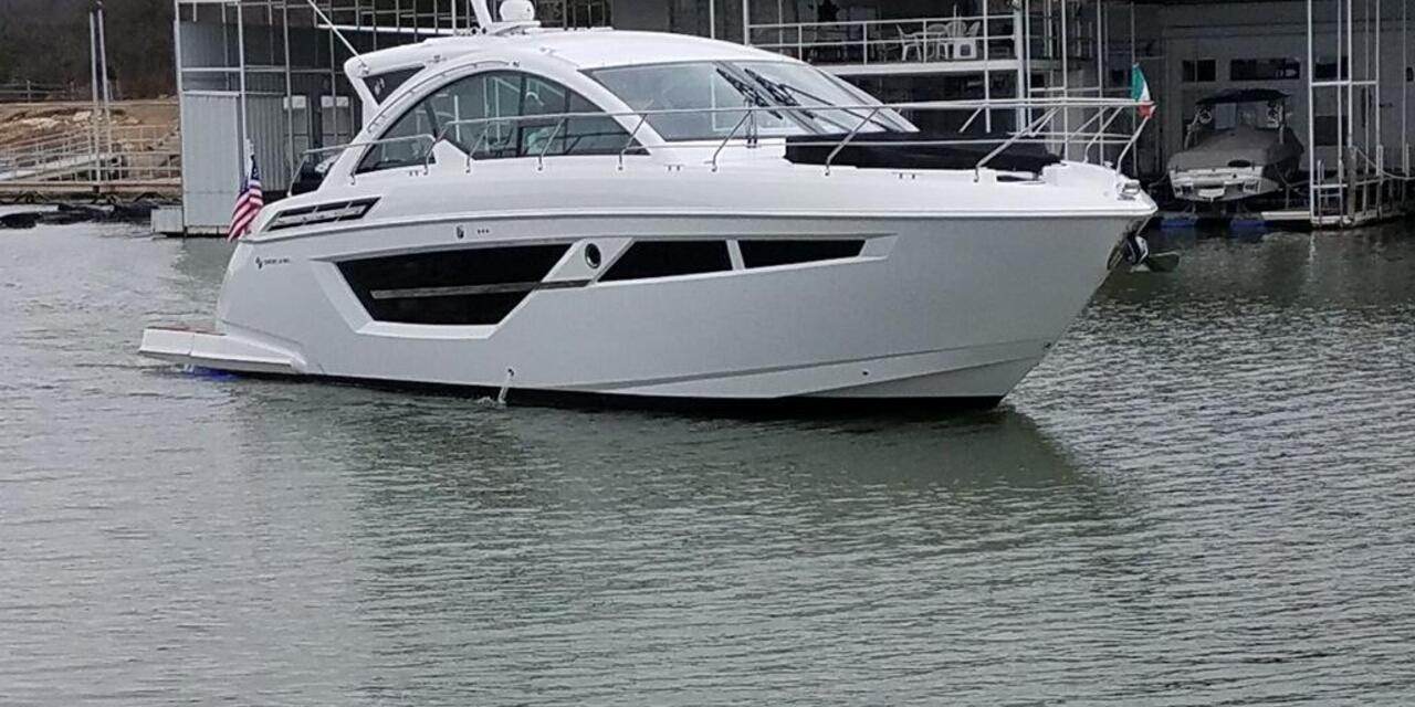 Cruisers Yachts 50 Cantius