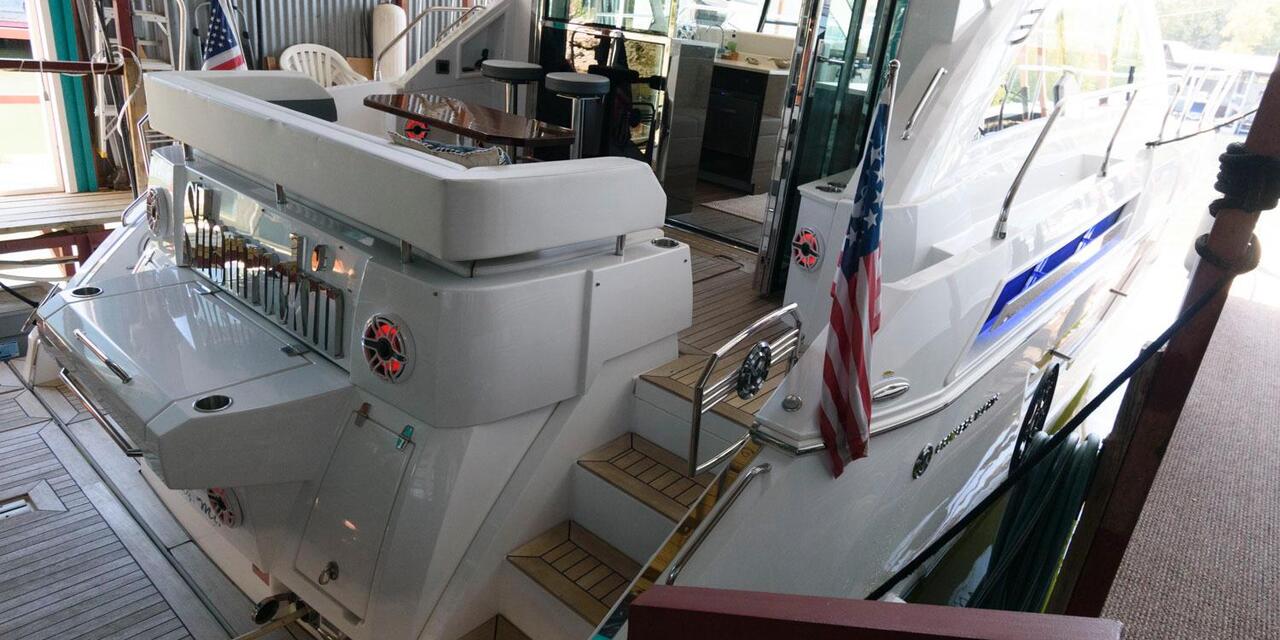 Cruisers Yachts 50 Cantius