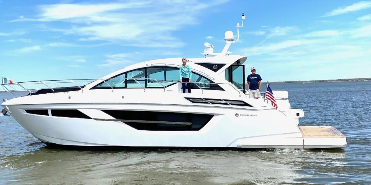 Cruisers Yachts 50 Cantius