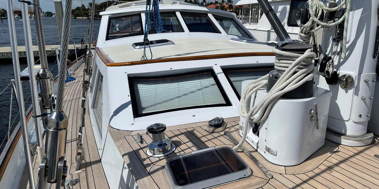 Palmer Johnson Alden Custom Pilothouse