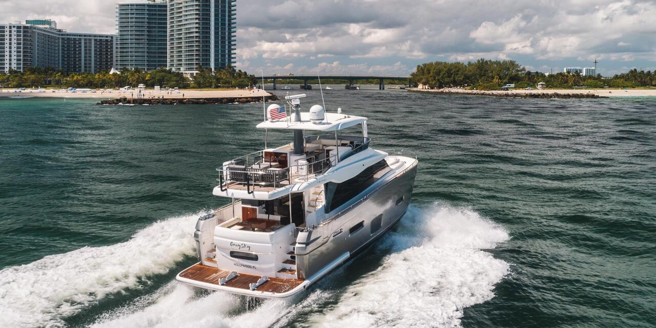 Azimut Magellano 66