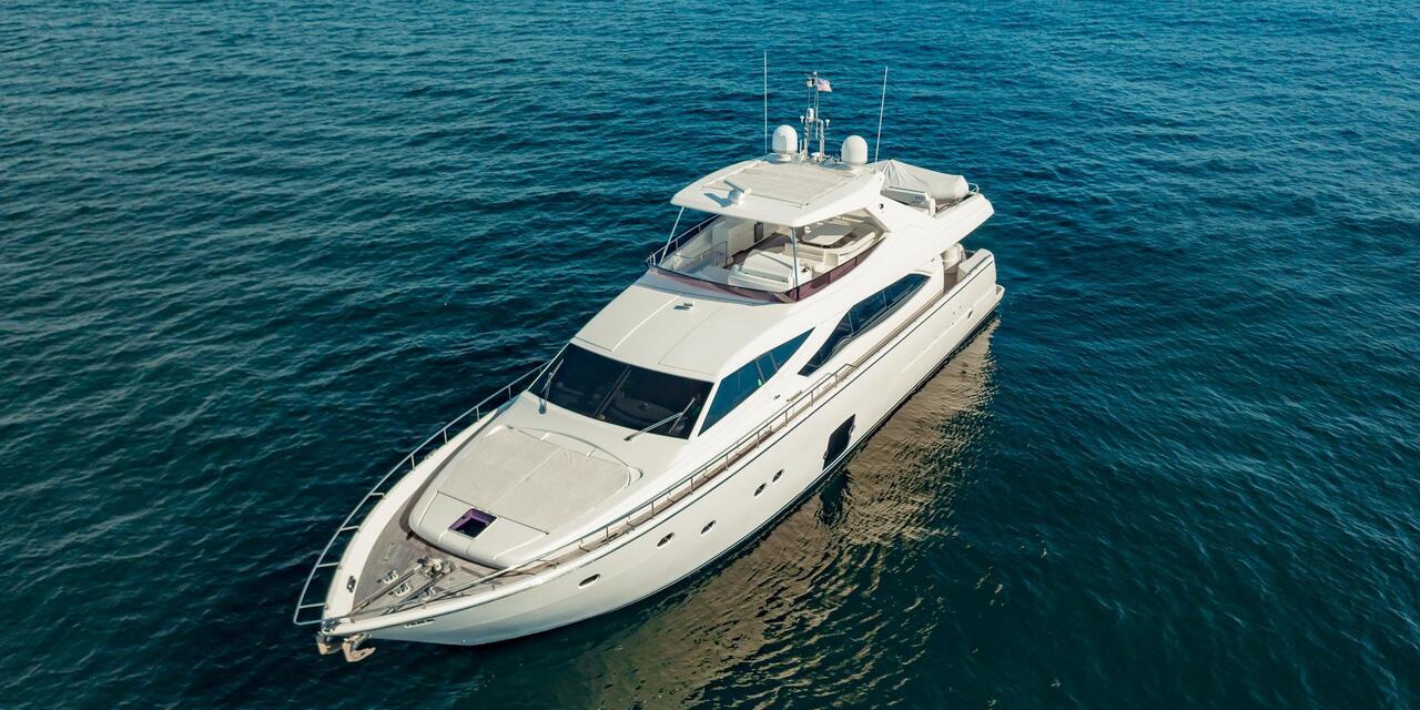 Ferretti Yachts 83