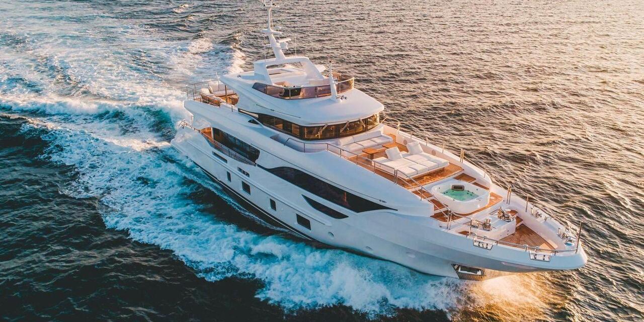 Benetti Delfino 95