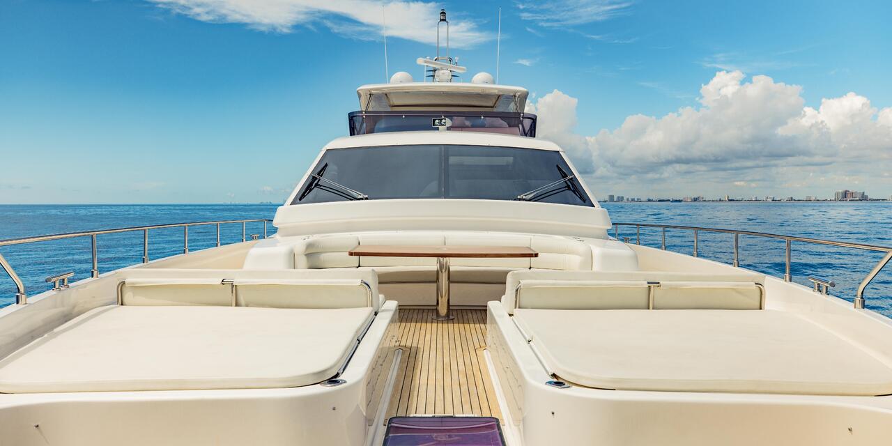 Ferretti Yachts 840 Altura