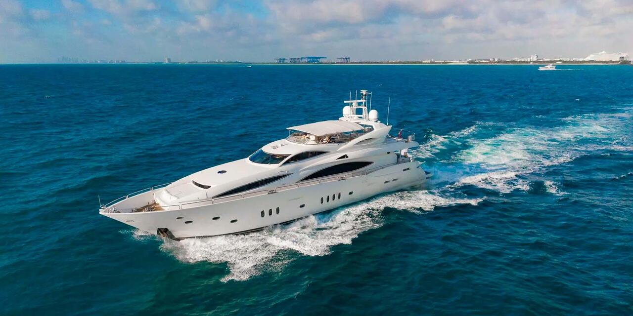 Sunseeker 105 Yacht