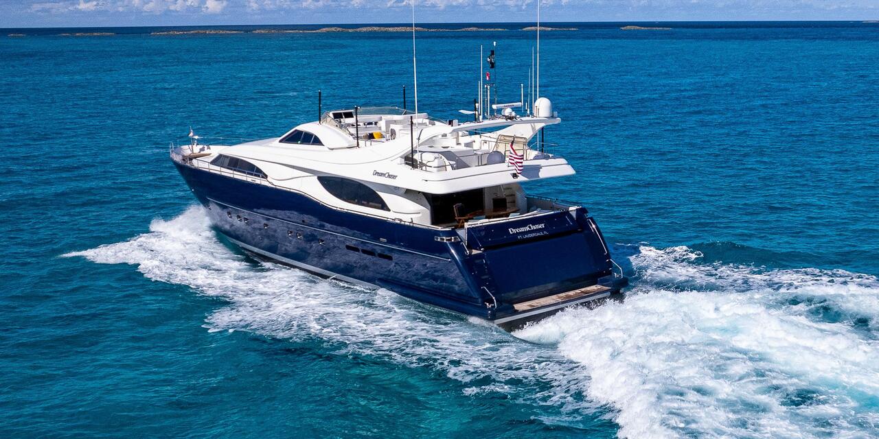 Ferretti Yachts 94 Raised Pilot House