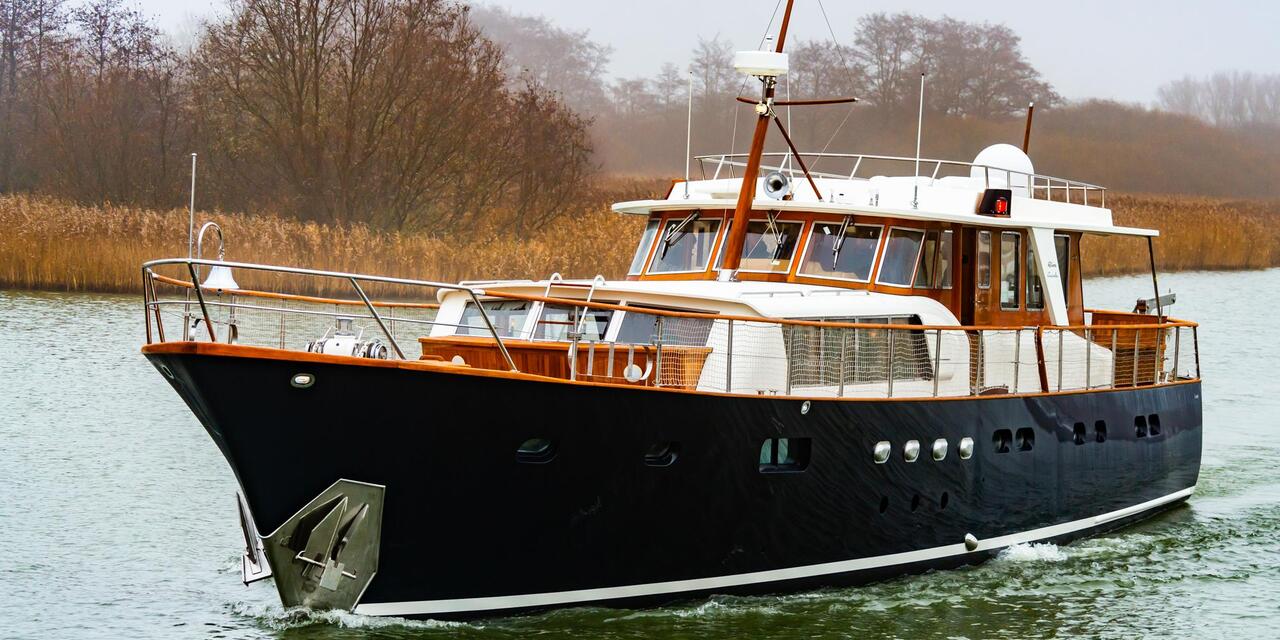 Feadship Riva Caravelle