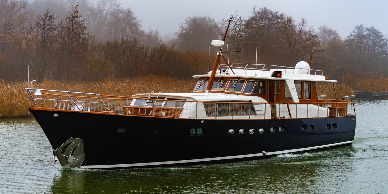 Feadship Riva Caravelle