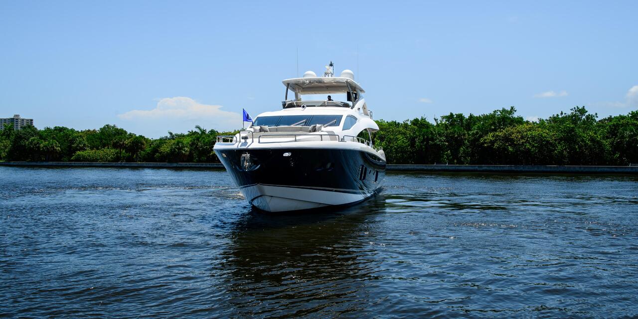 Sunseeker 88 Yacht