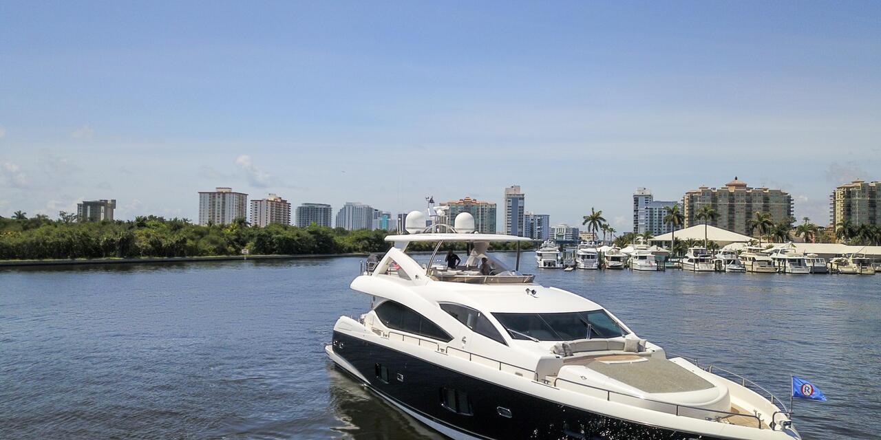 Sunseeker 88 Yacht