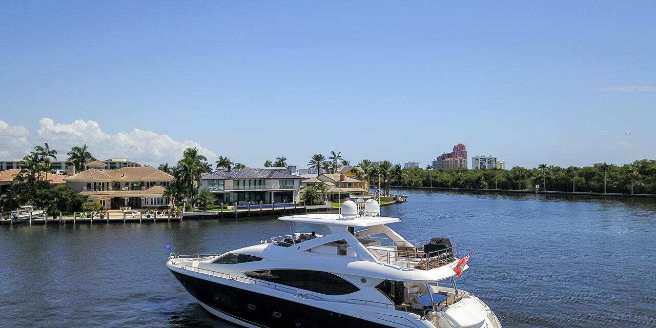 Sunseeker 88 Yacht