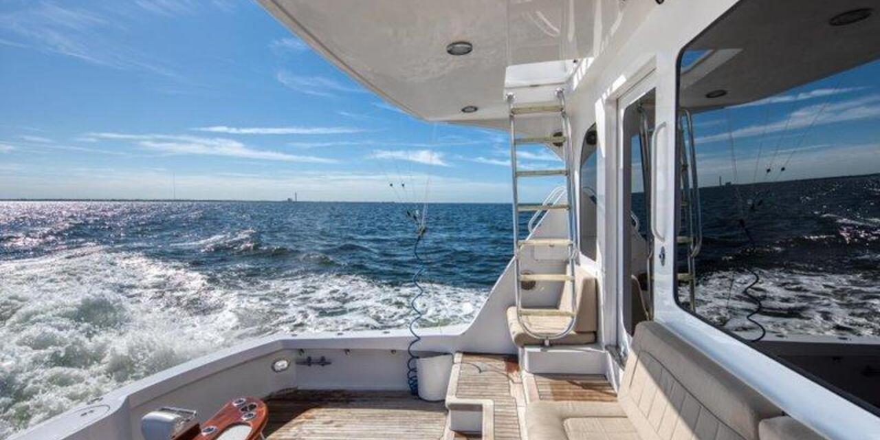 Hatteras 77 Convertible