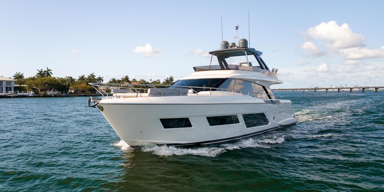 Ferretti Yachts 670