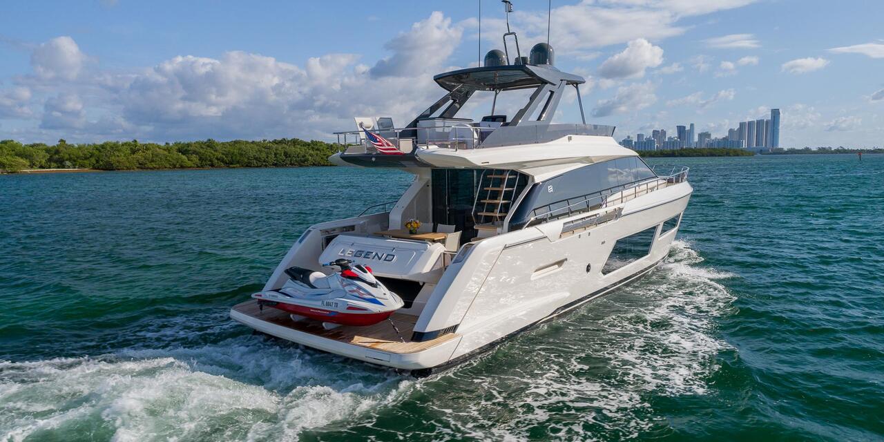 Ferretti Yachts 670