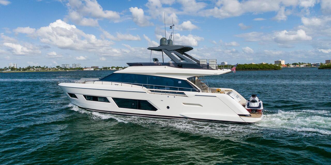 Ferretti Yachts 670