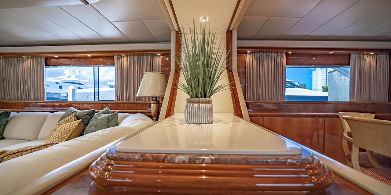 Benetti Custom 118