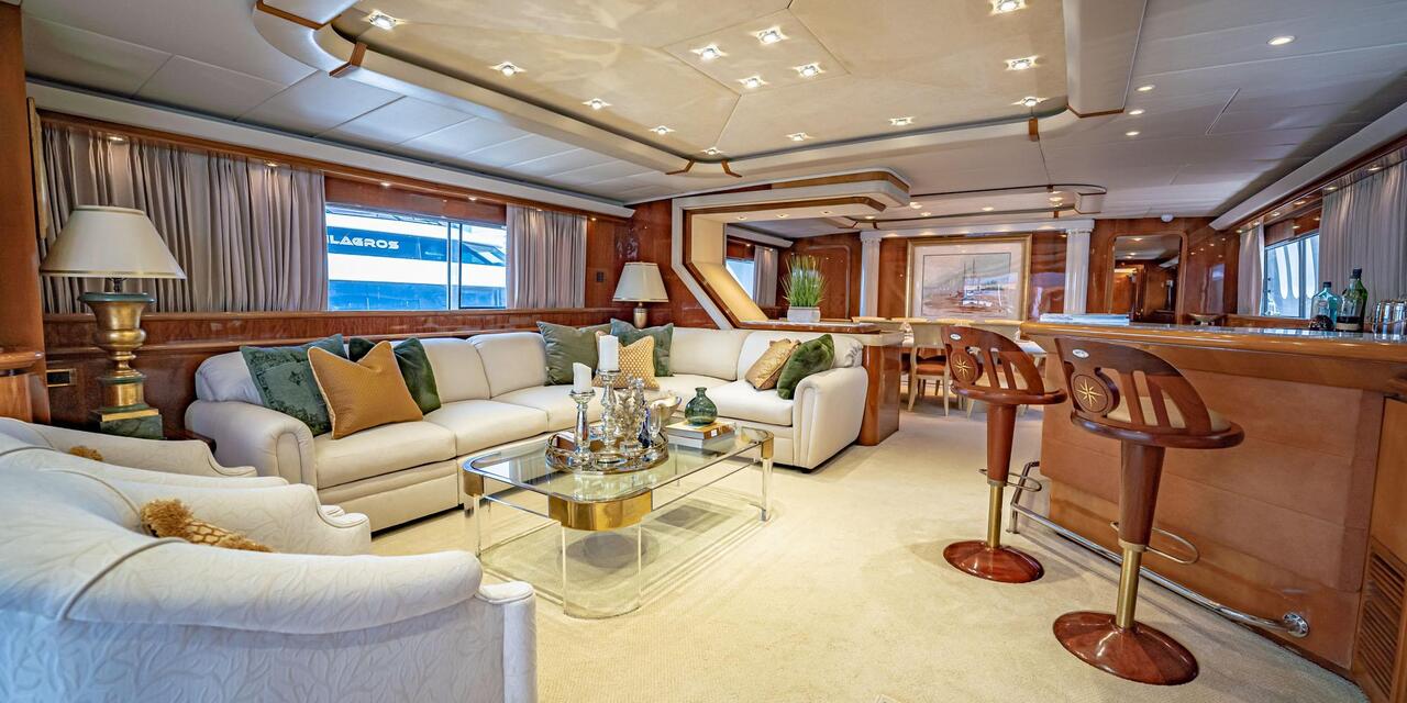 Benetti Custom 118