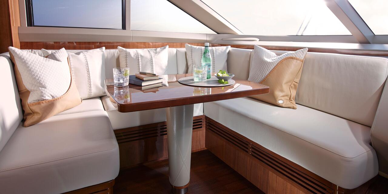 Princess Flybridge 82 Motor Yacht