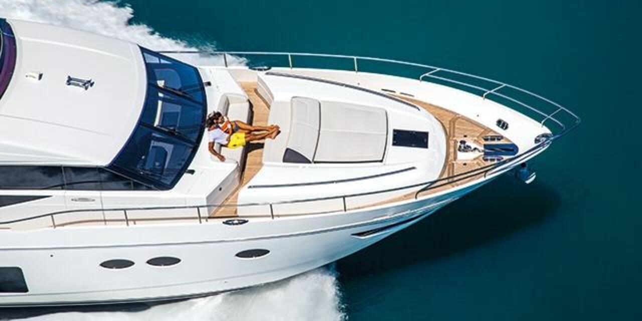 Princess Flybridge 82 Motor Yacht