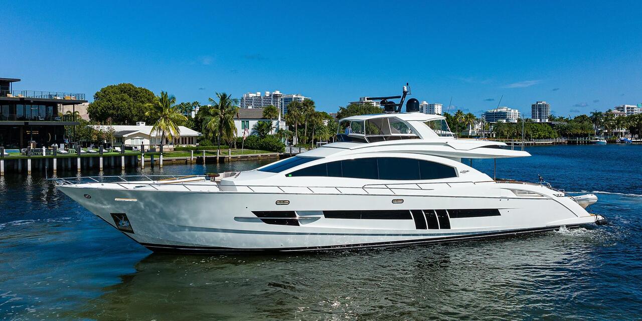 Lazzara Flybridge