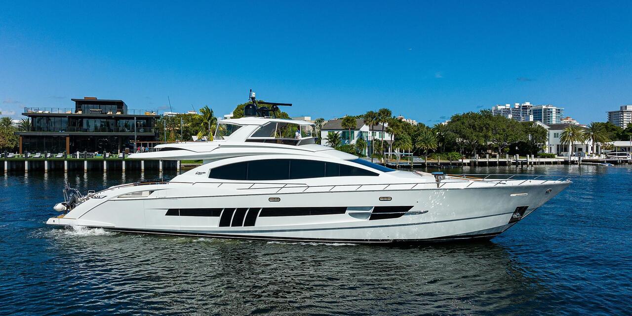 Lazzara Flybridge