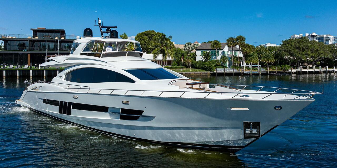 Lazzara Flybridge