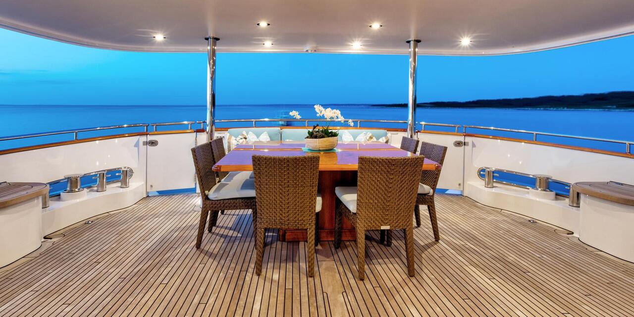 Moonen 98 M/Y