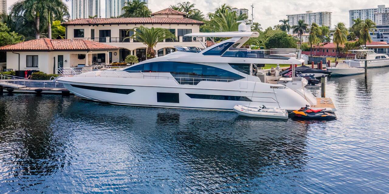 Azimut 25 Metri