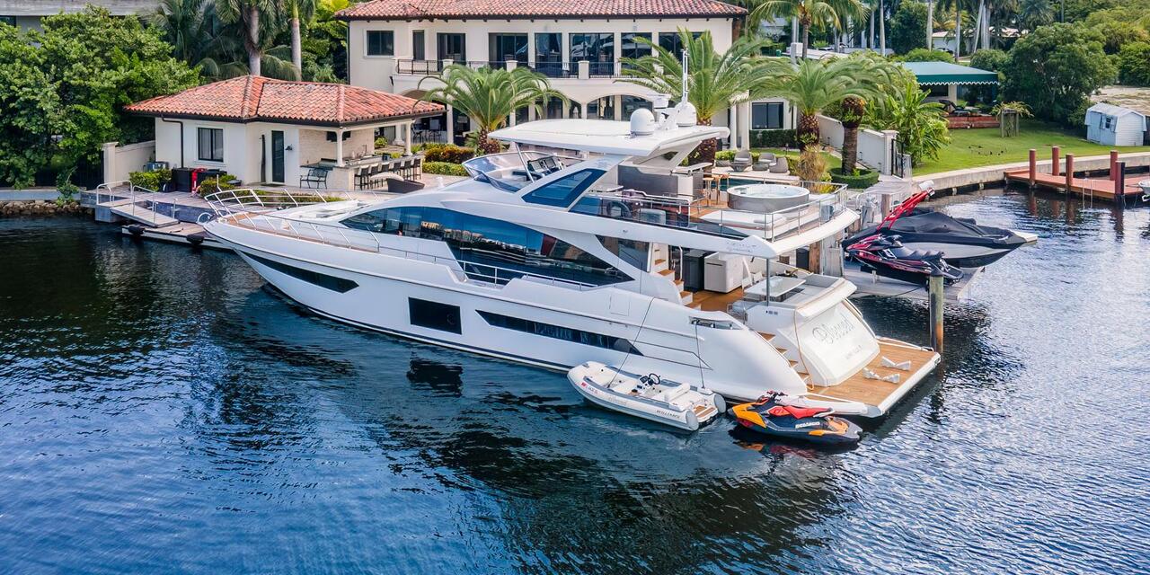 Azimut 25 Metri