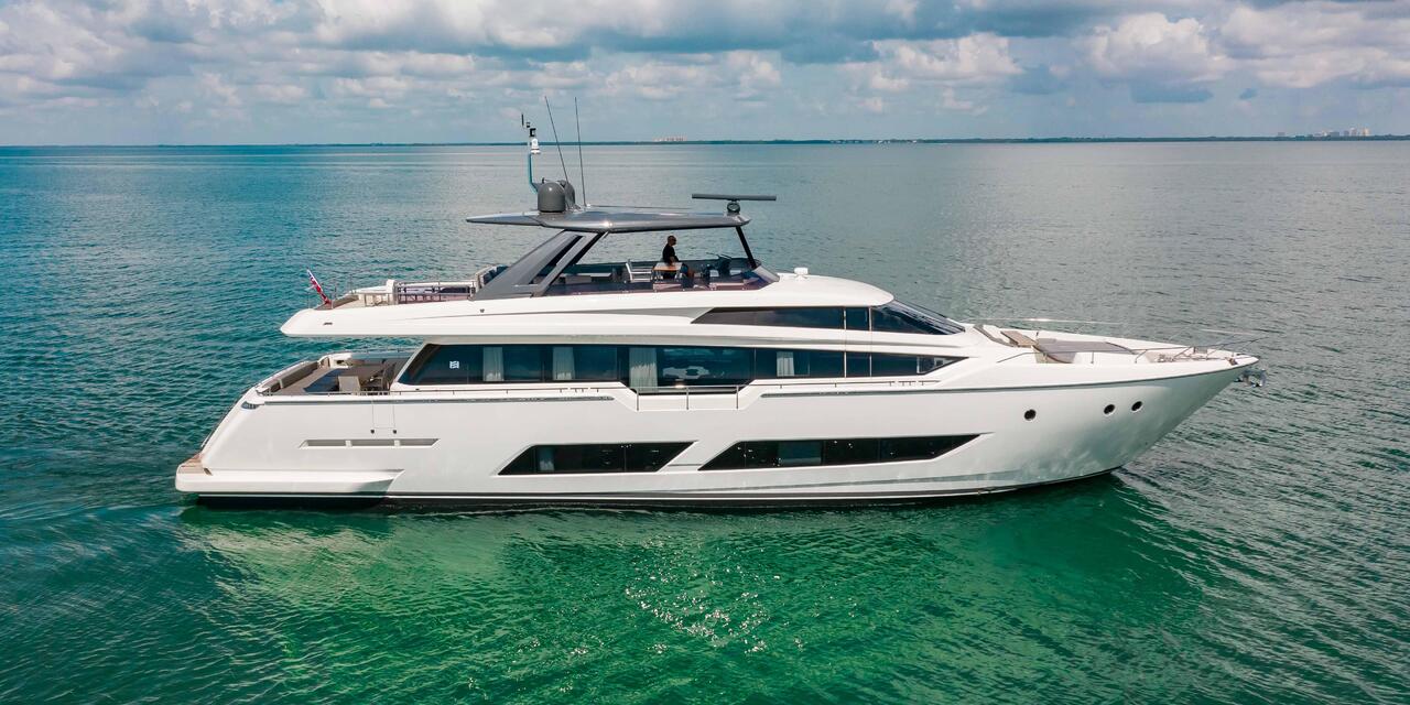 Ferretti Yachts 850