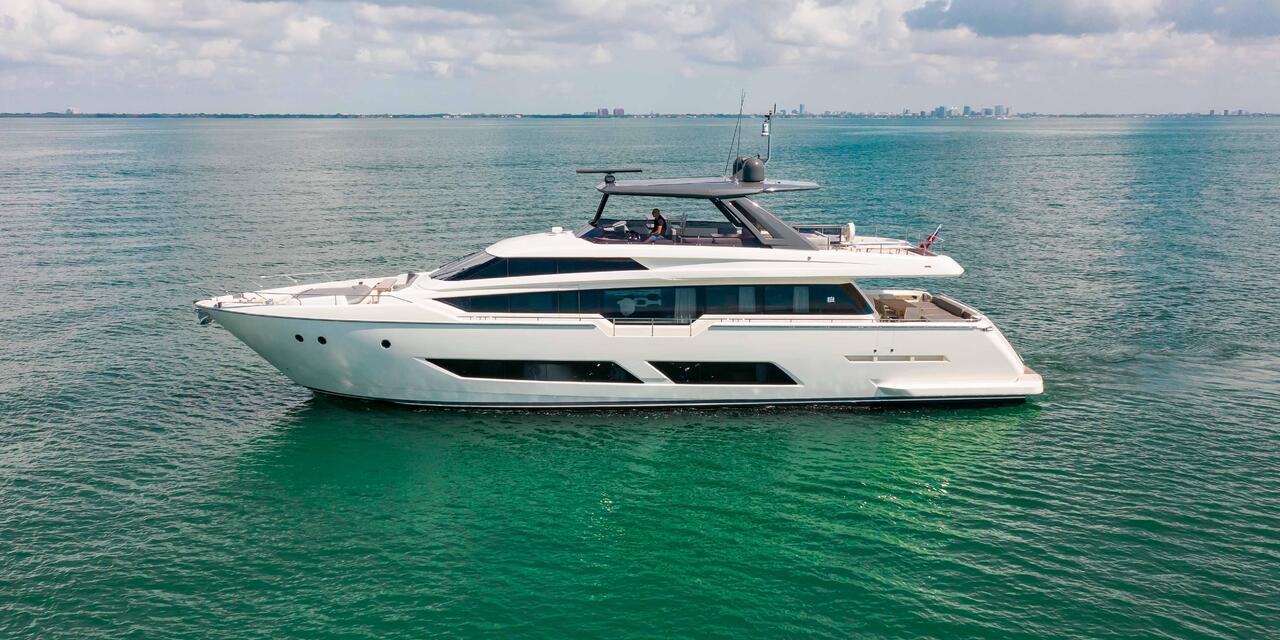 Ferretti Yachts 850