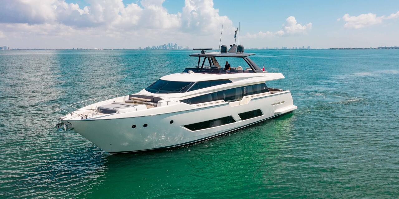 Ferretti Yachts 850