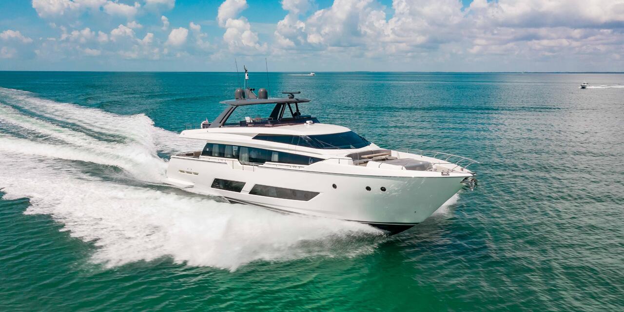 Ferretti Yachts 850