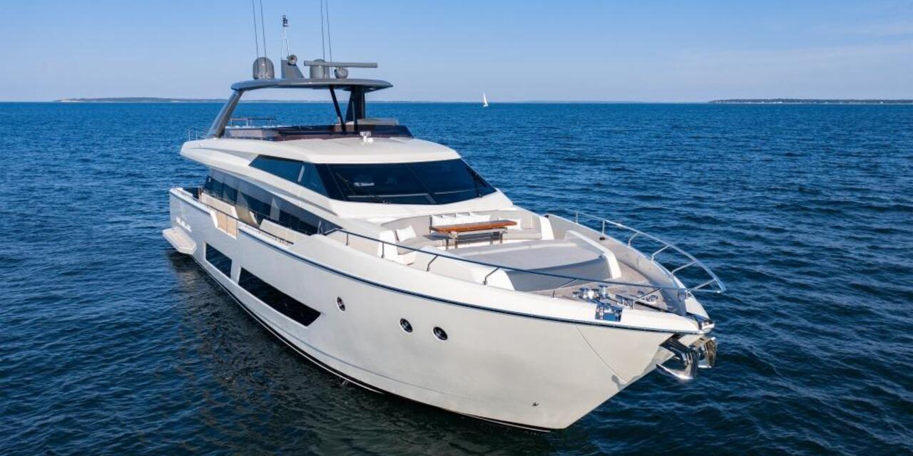 Ferretti Yachts 850