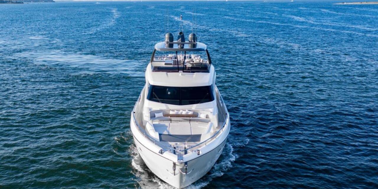 Ferretti Yachts 850