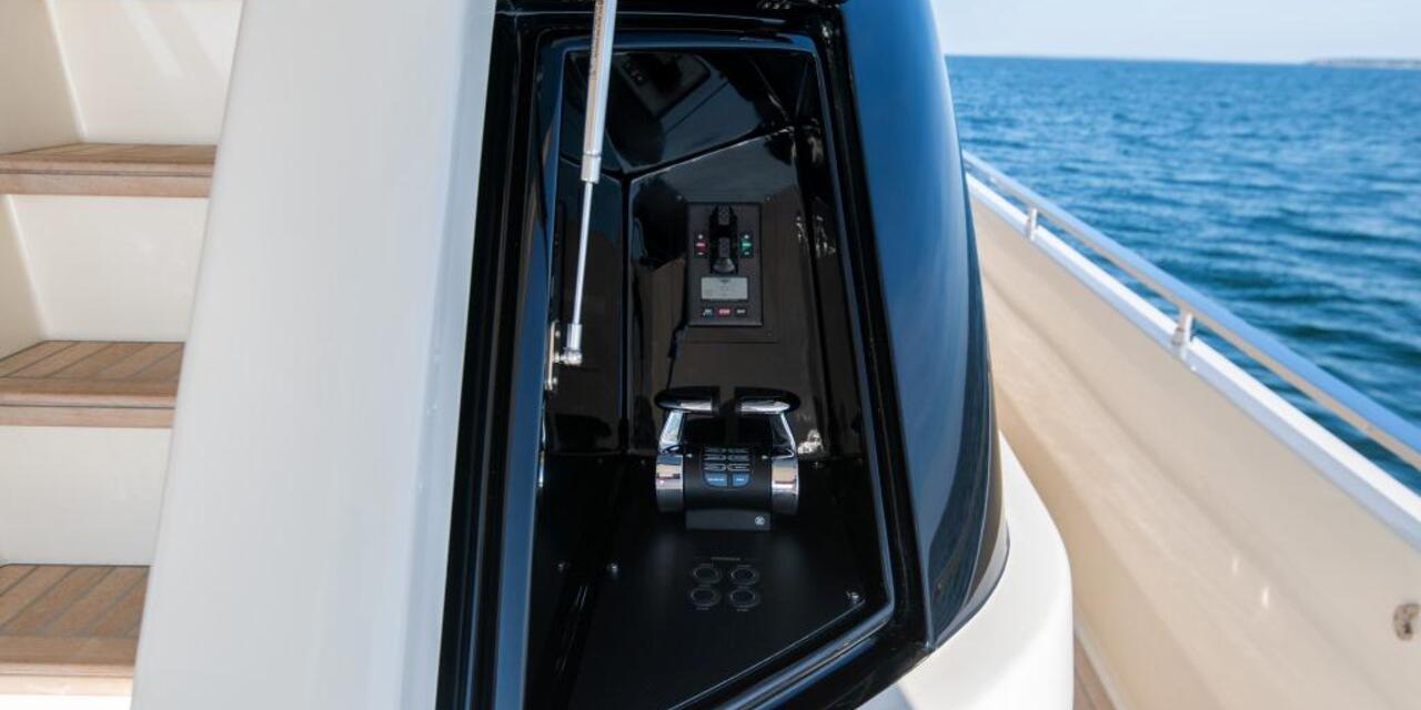 Ferretti Yachts 850