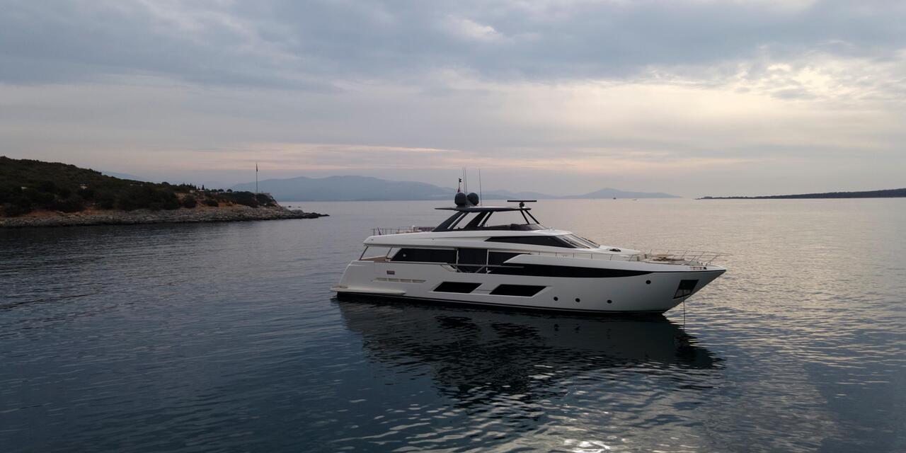 Ferretti Yachts 920