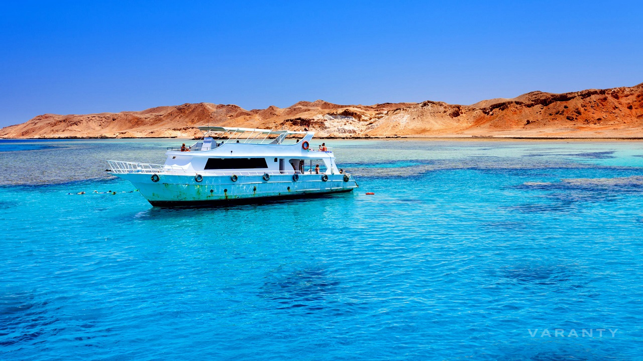 яхта на побережье Египта, купить яхту в Египте, прогулка на яхте в Египте